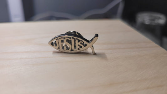 PIN PLATEADO PEZ JESÚS